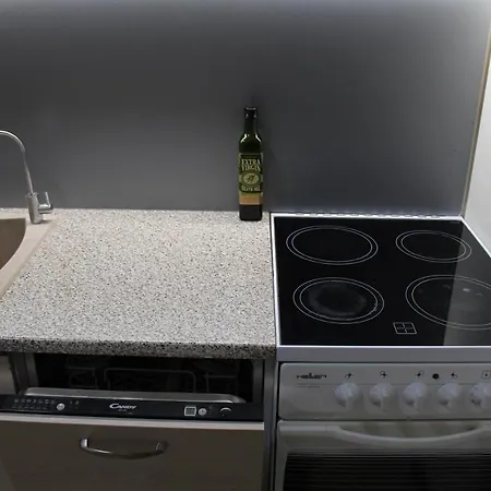 Апартаменти New Modern 4-room With Big Balcony And Undeground Parking In Center Of