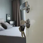 New Modern 4-room With Big Balcony And Undeground Parking In Center Of Apartment *