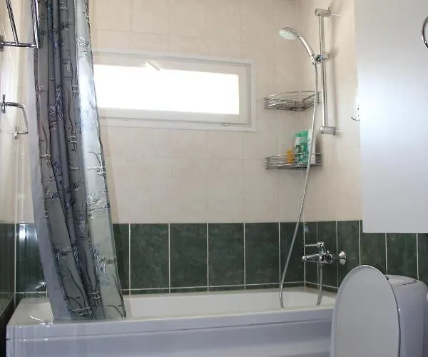 New Modern 4-room With Big Balcony And Undeground Parking In Center Of タリン